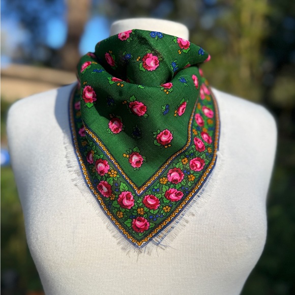 Vintage Accessories - Wool Green Floral Triangle Scarf Bandana